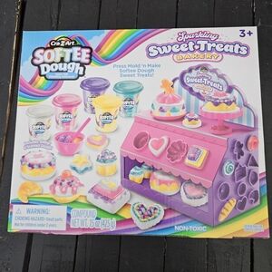 Cra-Z-Art NWT Softee Dough Sparkling Sweet Treats Bakery Playset Pink and Purple